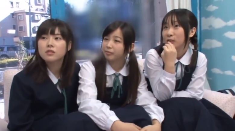 〚マジックミラー号〛　田舎の素朴な女子高生は色んな事に興味津々　学校では教えない保健体育の特別授業を実地で体験