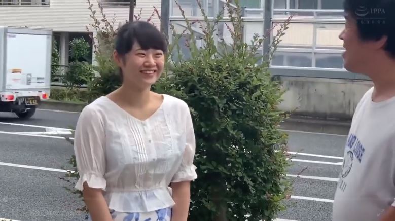 〚素人ナンパ〛　この子絶対おっぱい大きいはず　そう思ってナンパした女子が予想に反して並み乳だったとき裏切られたと思う