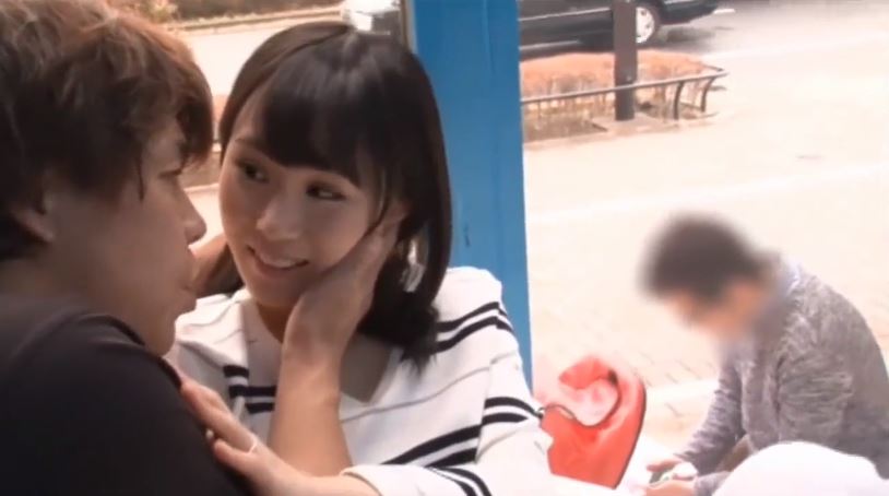 〚マジックミラー号〛　幸せそうに見えて実は旦那のモノに不満のある子育てママは巨根に悩む男のデカマラをウェルカム