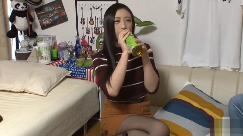 〚人妻寝取り〛　キレイな黒髪の清楚妻を連れ込みに成功　拒んでいた肉体がキスで発情し生挿入に激しく腰振り悶絶