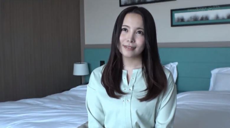 〚素人妻〛　平安美人のような顔立ちの美人巨乳妻は妊活中　生ピストンの快感に膣内射精を懇願し旦那より先に種付け