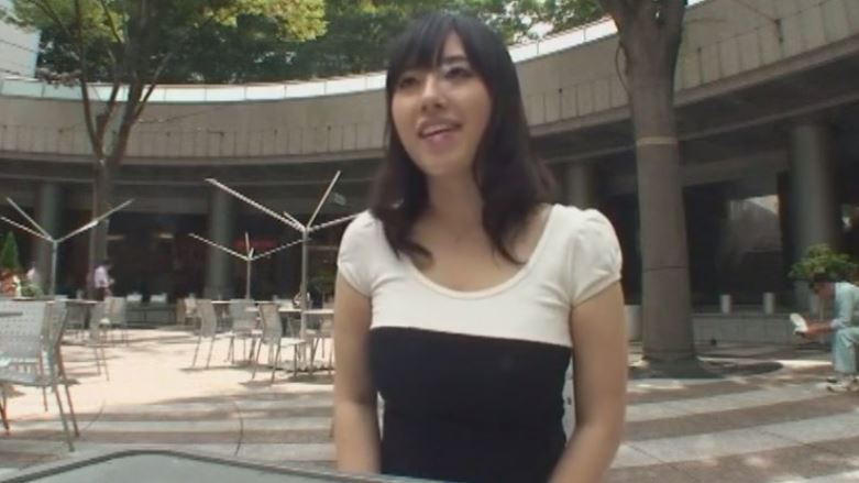 〚素人調教〛　上品なエレベーターガールの裏の顔　拘束調教に悶絶するM女は喉奥イラマに嗚咽しながらも従順奉仕