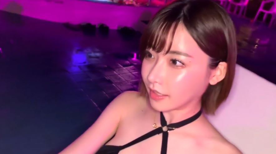 〚素人ナンパ〛　ナイトプールでナンパしたインスタガールは109で購入した過激水着でフォロワーを獲得する