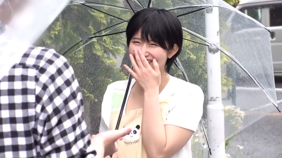 〚素人ナンパ〛　「え、出したばっかりですよ」ナンパされた現役保育士は草食系男の生精子を連続で膣内注入される