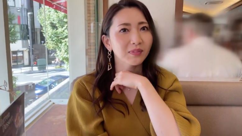 〚人妻寝取り〛　「電車で言ったら超特急です」早漏旦那に欲求不満な美人妻は旦那を交えた3Pで他人棒に連続絶頂