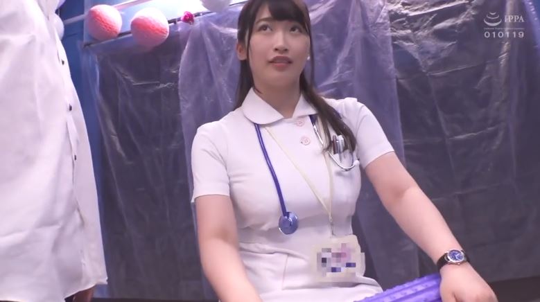 〚マジックミラー号〛　美巨乳看護師が騎乗位生挿入に目を潤ませて激イキ　中出し顔射の二連発で仕事のストレス発散