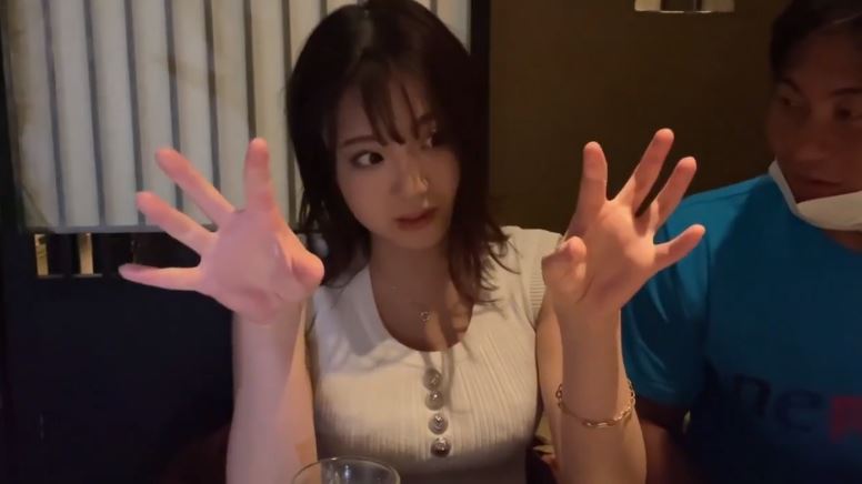 〚淫乱素人〛　「女を呼んで、両手に花だよ」３Pで興奮したい願望のドスケベ女子はＴバックズラして肉棒挿入