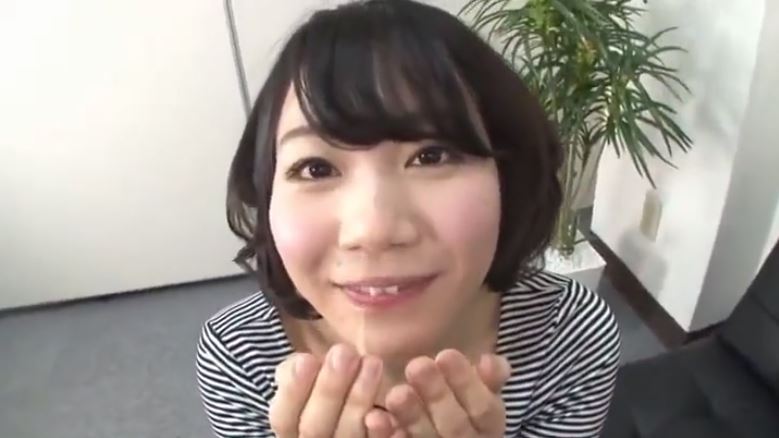 〚素人ごっくん〛　「のどごし爽やかでした」素人女子大生が初めての精飲　抵抗なく舌上射精の精子をごっくん