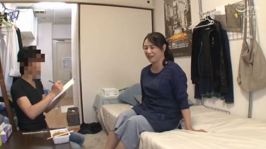 〚熟女家政婦〛　むっちり熟女の家政婦にデッサンモデルをお願いして言葉巧みに脱がせたらあとは肉棒突っ込むだけ