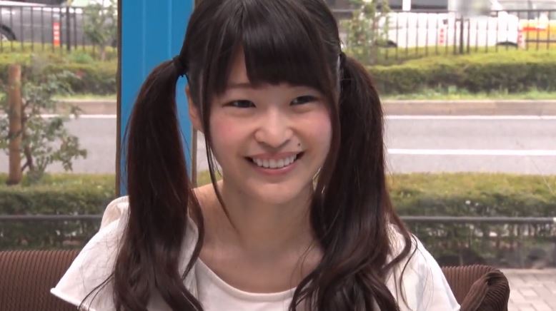 〚マジックミラー号〛　おさげ髪の素人女子大生にいきなりのチンポ挿入　イキ潮吹き漏らし悶絶するお口に射精