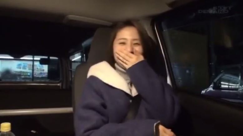 〚人妻筆おろし〛　エッチな素人妻は童貞君を味わうのが楽しみ　初々しいチンポがめでたく脱童貞