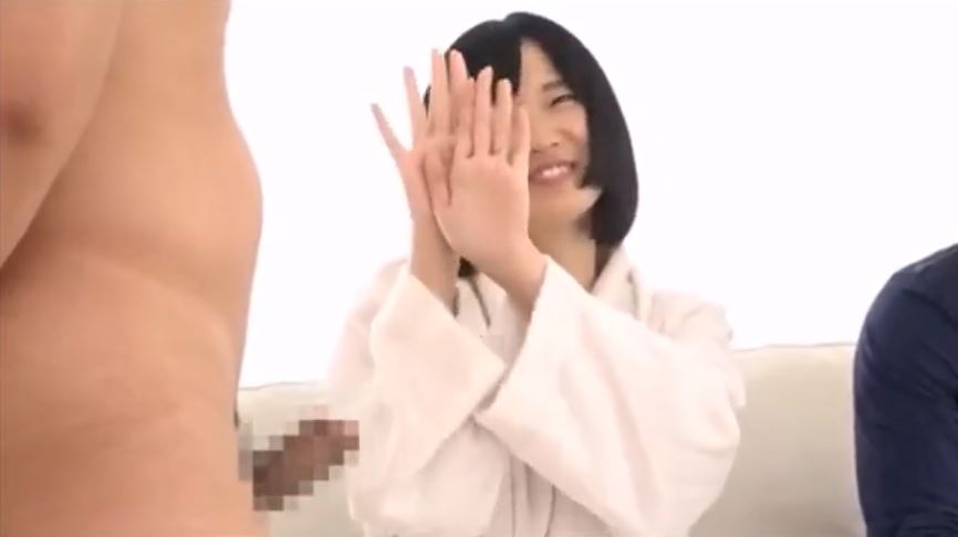 〚メモリアルヌード撮影〛　夫の前でモデルの肉棒に恥ずかしがる人妻が巨根を膣奥に突っ込まれ中出しにイキまくる