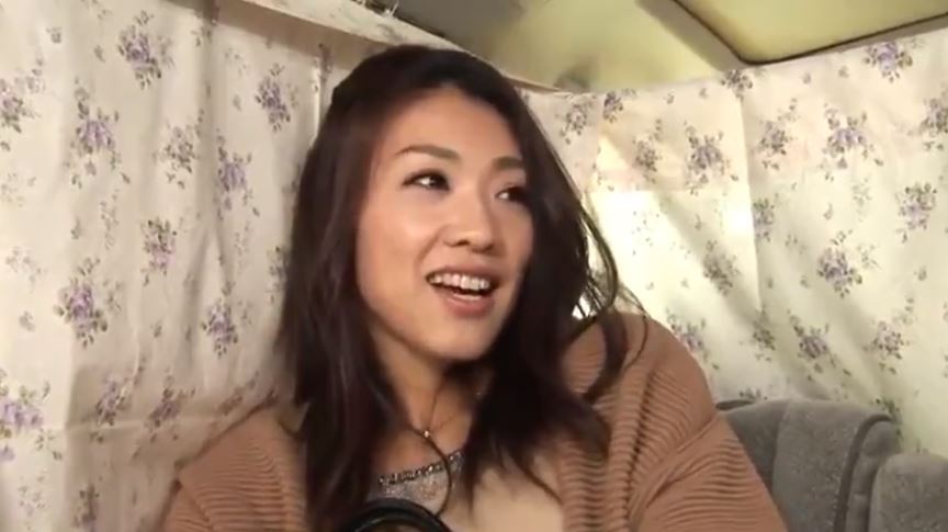〚人妻ナンパ〛　「ドクドクいってる」ラブホで買ったローターでオナるセレブ妻の熟れた身体は大量中出しに悶絶