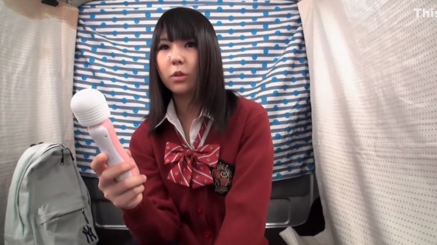 〚素人ナンパ〛　女子高生がマッサージ器具のお試し体験　幼顔でむっちりした若い肉体が電マの振動にイキまくり