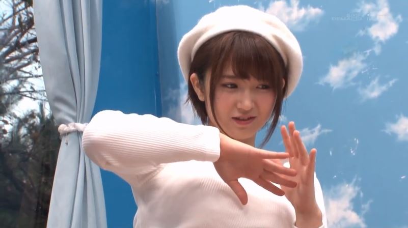 〚マジックミラー号〛　途中下車のお堅い女子大生も即効媚薬で中出し精子と一緒にイキ潮を吹くほど淫乱に発情