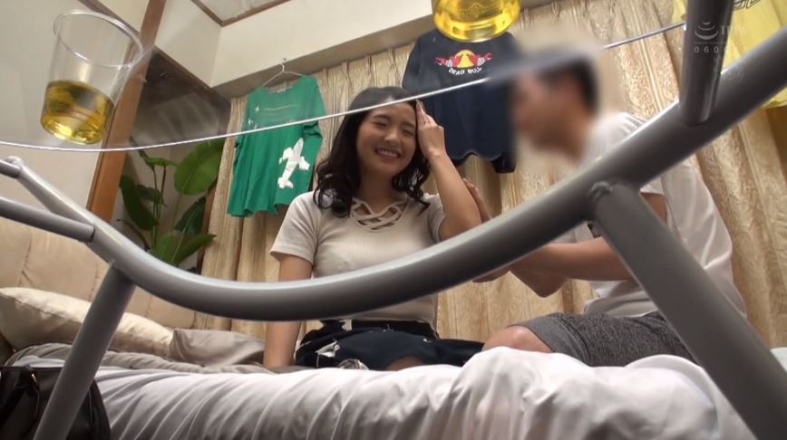 〚人妻隠し撮り〛　「もう仕方ないな、教えて欲しい？」爆乳妻が童貞男子の誘惑に豹変　パンスト直穿きで筆おろし