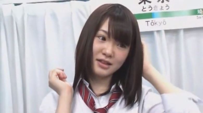 〚マジックミラー号〛　大人しそうな制服女子高生に満員電車再現　集団痴漢プレイでヌレヌレのマンコに激ハメ顔射