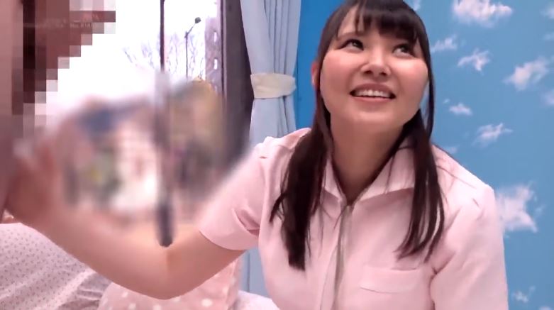 〚マジックミラー号〛　「だめ、触れないです」むっちりナースの優しさにつけ込み草食系男子が生チンポ挿入中出し