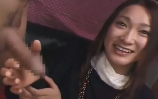 〚素人ナンパ〛　「自信持った方が逆にいいと思う」訛りのある田舎女子が粗チンで悩む男子を手コキで勇気づける