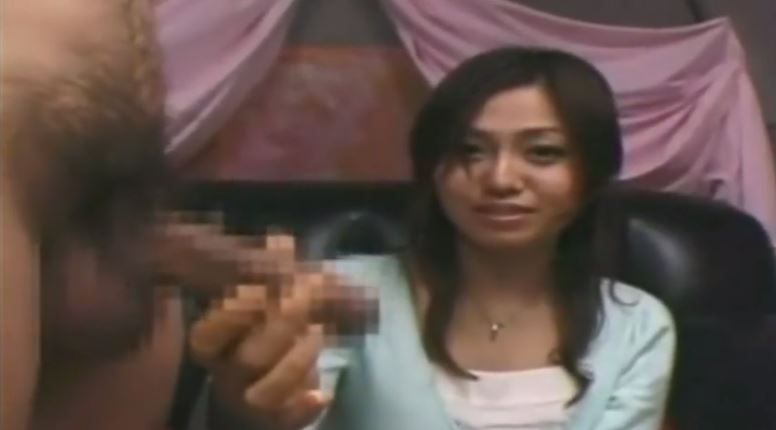 〚素人ナンパ〛　「大きくなってきましたよ、気持ちいい？」自信のない男子の肉棒を優しく射精に導く素人女子