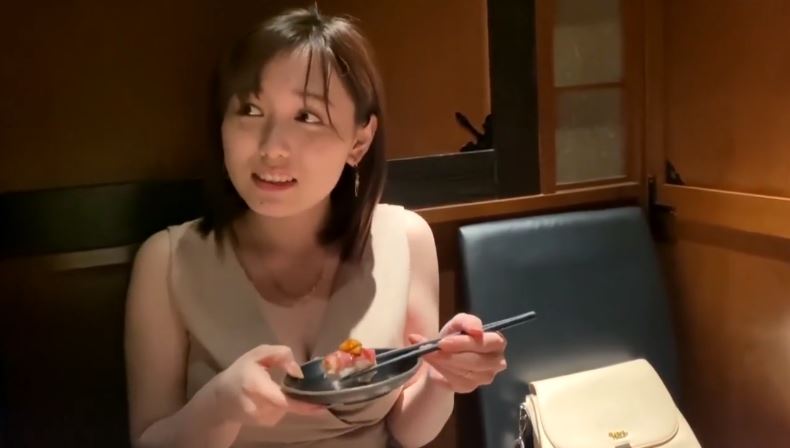 〚人妻ナンパ〛　旦那の浮気を疑っている人妻には見えない色白美巨乳奥さんはエロボディで他人棒に激イキの逆浮気