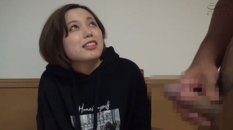 〚センズリ鑑賞〛　「オカズになりますか？」センズリをガン見の巨乳女子はムラムラ気分で肉棒を自然におしゃぶり