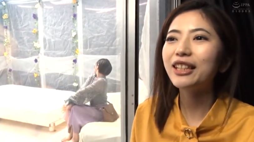 〚マジックミラー号〛　「デカチンだったので、気付いたらいっぱいイッてました」ママ友を身代わりに脱出に成功