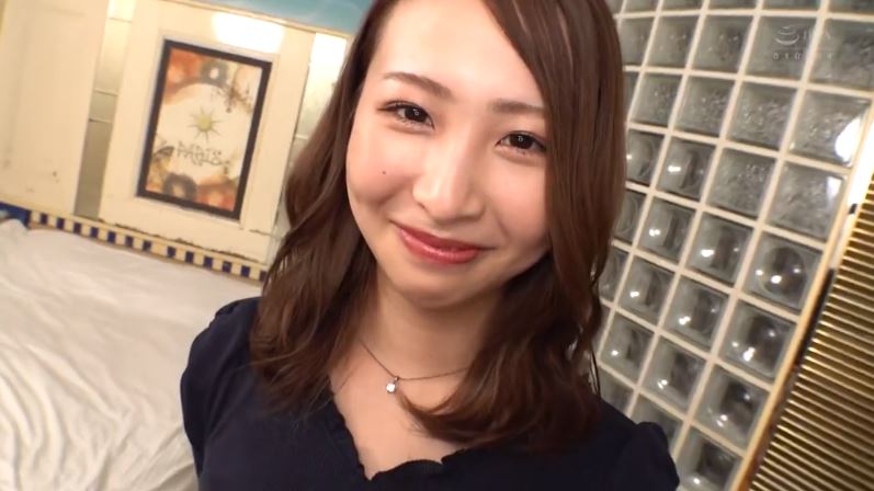 〚素人ハメ撮り〛　「ホテルで夜景見ながら立ちバックしました♡」美人でスケベって最高　秋田美人は生ハメに悶絶